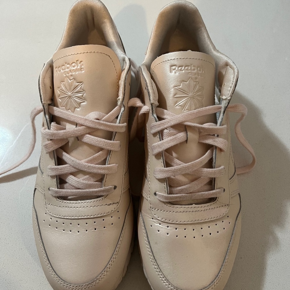 Reebok baby metallic pink tinted sneaker